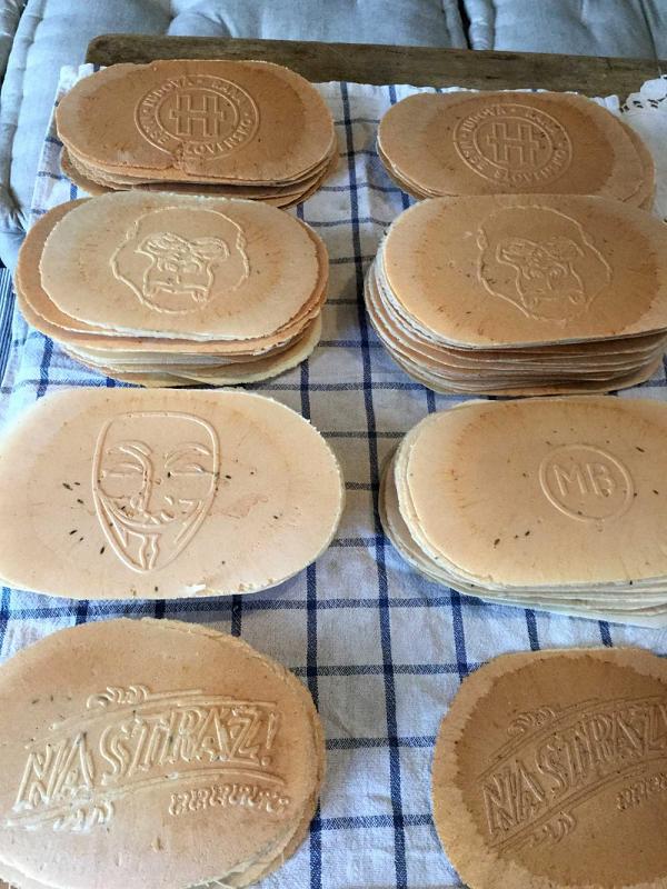 Monika a Bohuš Kubinskí - Oblátky 